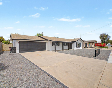 8730 E Rancho Vista Drive - Photo Thumbnail 2