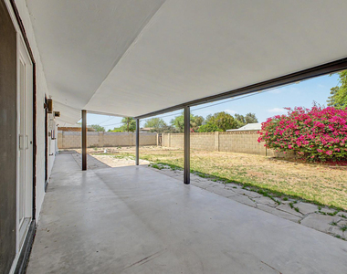8730 E Rancho Vista Drive - Photo Thumbnail 24