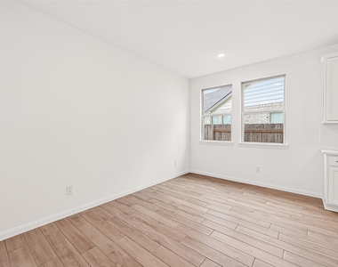 7327 Blue Gentiana Ln - Photo Thumbnail 18
