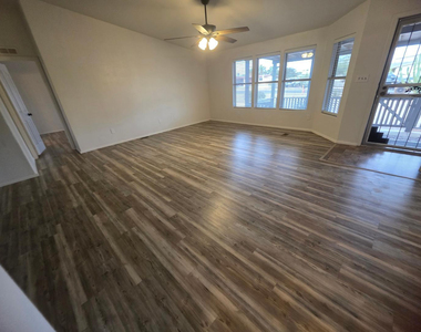 1612 N 201st Avenue - Photo Thumbnail 12