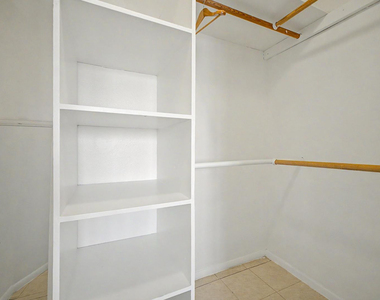 3033 E Devonshire Avenue - Photo Thumbnail 21