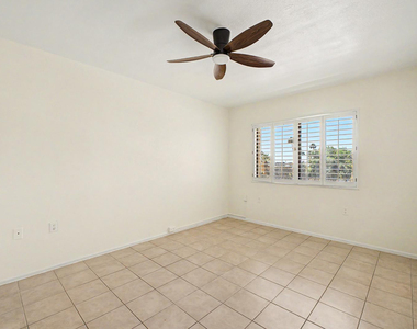 3033 E Devonshire Avenue - Photo Thumbnail 16
