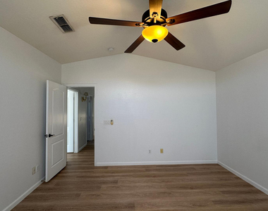 2665 N 137th Avenue - Photo Thumbnail 21