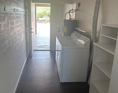 7718 E Meadowbrook Avenue - Photo Thumbnail 15