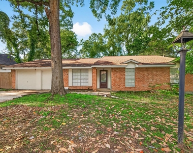 3318 Kentwood Drive - Photo Thumbnail 4