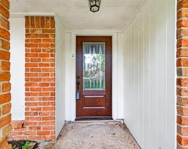 3318 Kentwood Drive - Photo Thumbnail 5