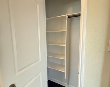 1134 Shadow Glenn Drive - Photo Thumbnail 10