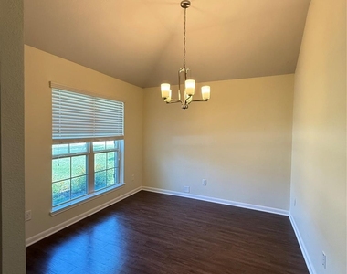 1134 Shadow Glenn Drive - Photo Thumbnail 2