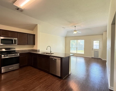 1134 Shadow Glenn Drive - Photo Thumbnail 5