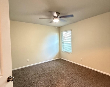 1134 Shadow Glenn Drive - Photo Thumbnail 8