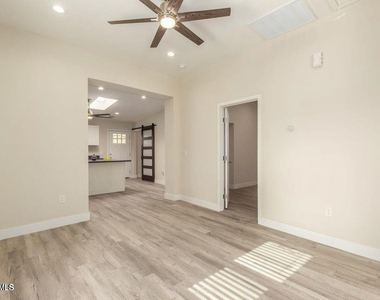 814 S 1st Avenue - Photo Thumbnail 4