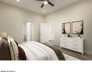 814 S 1st Avenue - Photo Thumbnail 13