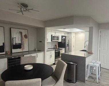 7950 E Starlight Way - Photo Thumbnail 2