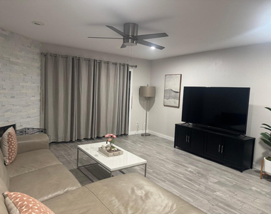 7950 E Starlight Way - Photo Thumbnail 1