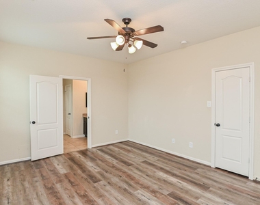 6026 Baileys Run - Photo Thumbnail 17
