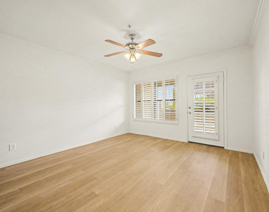 6885 E Cochise Road - Photo Thumbnail 7