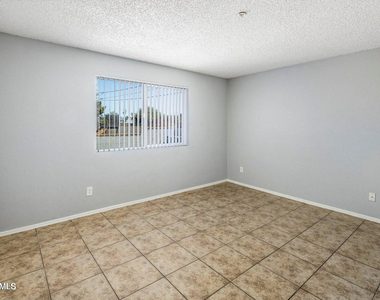 3823 N 23rd Drive - Photo Thumbnail 10