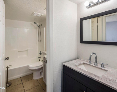 3823 N 23rd Drive - Photo Thumbnail 6