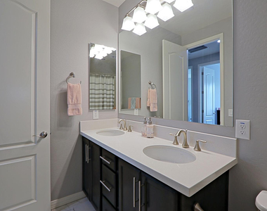 7350 E Vista Bonita Drive - Photo Thumbnail 16