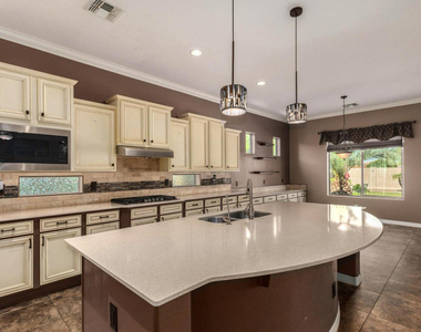 19408 W Pasadena Avenue - Photo Thumbnail 3