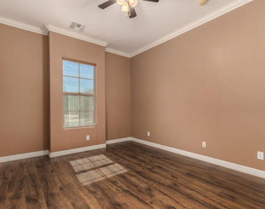 19408 W Pasadena Avenue - Photo Thumbnail 11