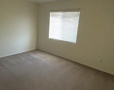 12124 N 142nd Drive - Photo Thumbnail 18