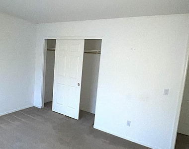 12124 N 142nd Drive - Photo Thumbnail 17
