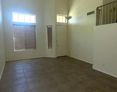 12124 N 142nd Drive - Photo Thumbnail 6
