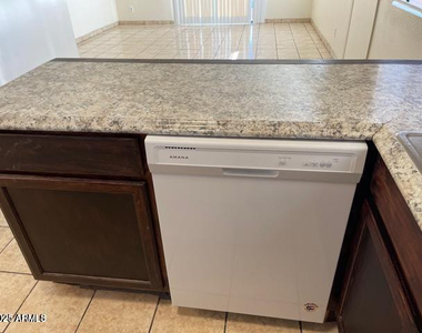 4325 N 21st Drive - Photo Thumbnail 11