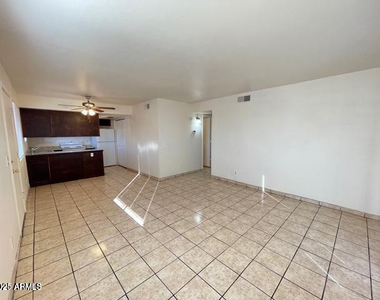 4325 N 21st Drive - Photo Thumbnail 4