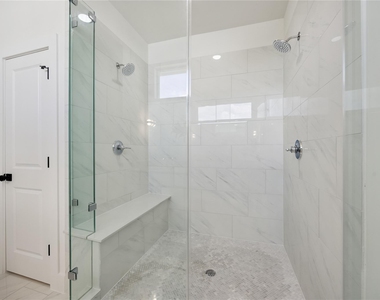 835 Rachel Street - Photo Thumbnail 12