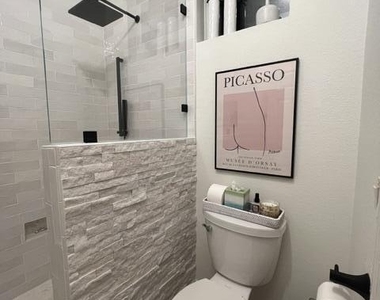19777 N 76th Street - Photo Thumbnail 8