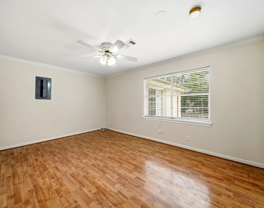 11730 Denise Drive - Photo Thumbnail 16
