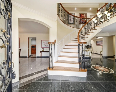 11730 Denise Drive - Photo Thumbnail 4