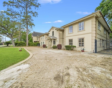 11730 Denise Drive - Photo Thumbnail 2