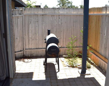 286 W Palomino Drive - Photo Thumbnail 11