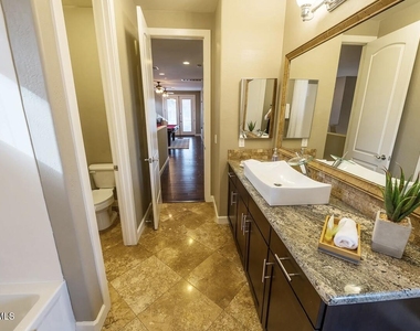 8502 E Amelia Avenue - Photo Thumbnail 13