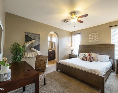 8502 E Amelia Avenue - Photo Thumbnail 14