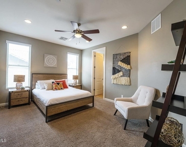 8502 E Amelia Avenue - Photo Thumbnail 15