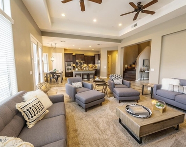 8502 E Amelia Avenue - Photo Thumbnail 4