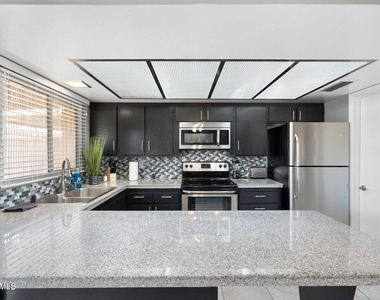 6921 E Osborn Road - Photo Thumbnail 8