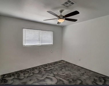 8144 E Fairmount Avenue - Photo Thumbnail 23
