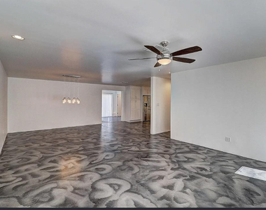 8144 E Fairmount Avenue - Photo Thumbnail 12