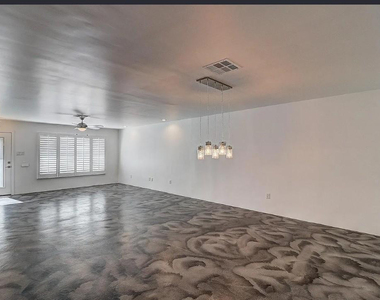 8144 E Fairmount Avenue - Photo Thumbnail 9