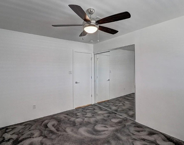 8144 E Fairmount Avenue - Photo Thumbnail 26