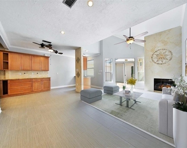 652 N Eldridge Parkway - Photo Thumbnail 7