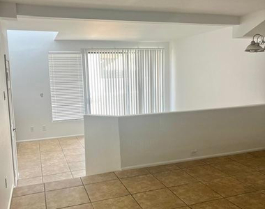 10055 E Mountain View Lake Drive - Photo Thumbnail 1