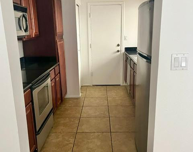 10055 E Mountain View Lake Drive - Photo Thumbnail 2