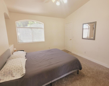 8720 W Kathleen Road - Photo Thumbnail 20