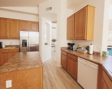 8720 W Kathleen Road - Photo Thumbnail 6